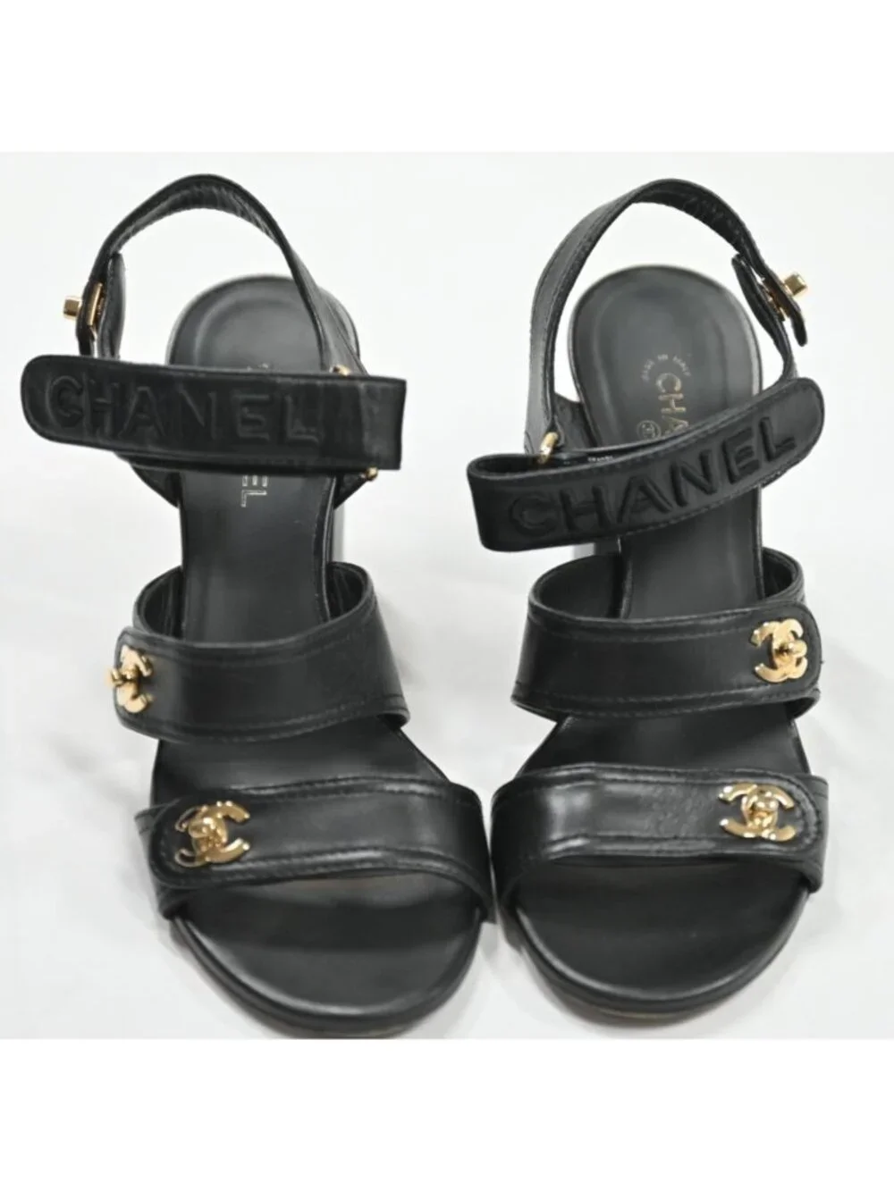 CHANEL excellent pre